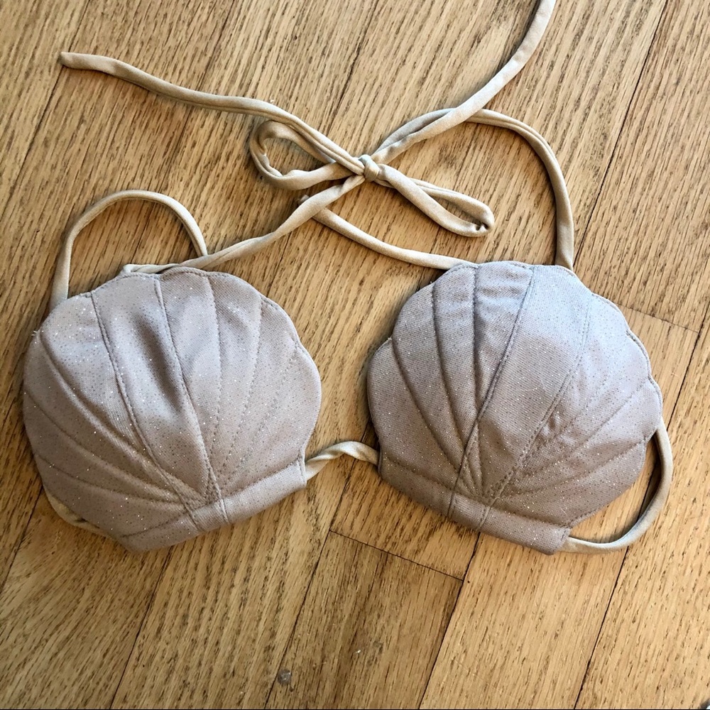 Margarita Mermaid Shell Bikini Top in Beige, S